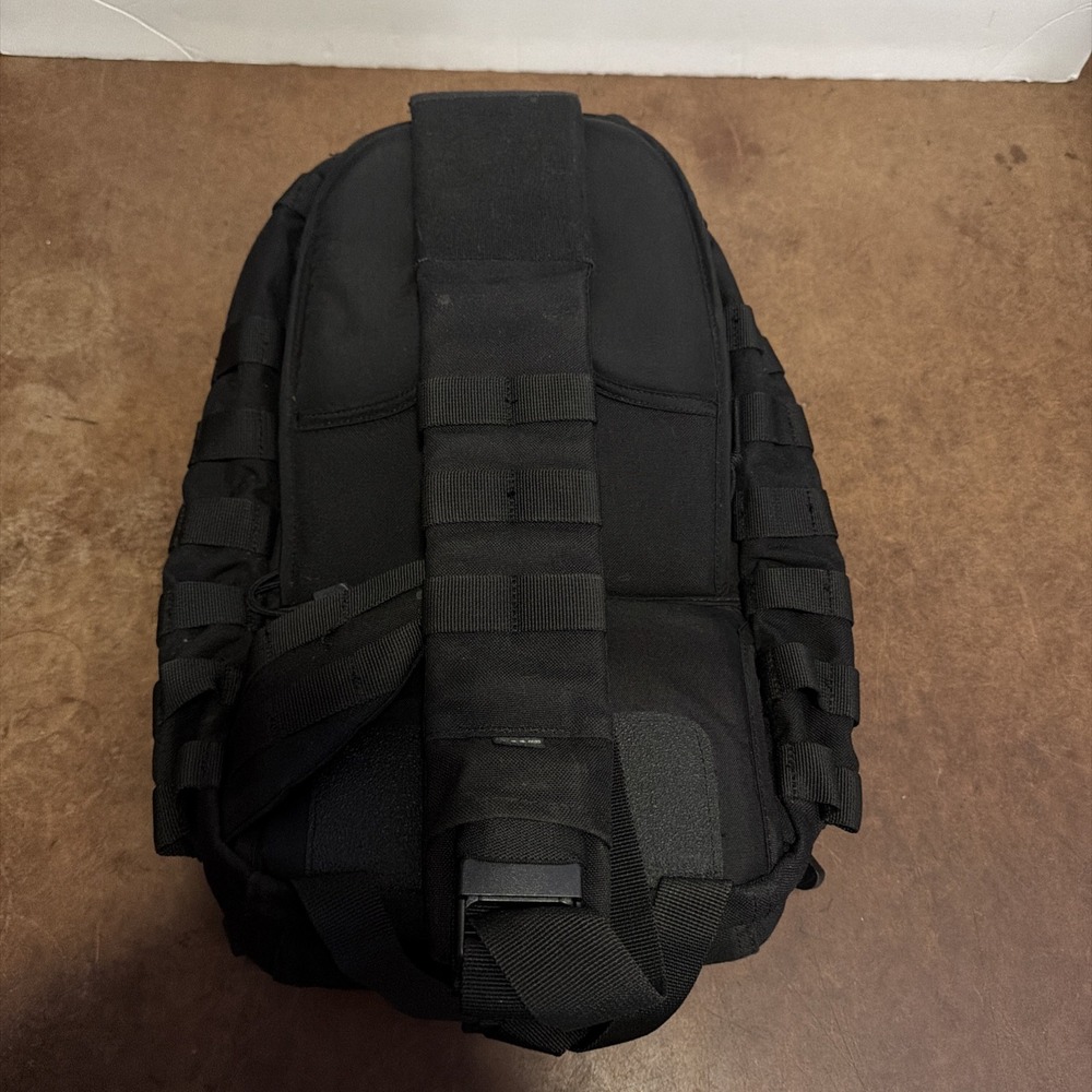 5.11 TACTICAL RUSH MOAB 6 SLING PACK MESSENGER BAG, WATER-RESISTANT, - BLACK - Picture 3 of 8